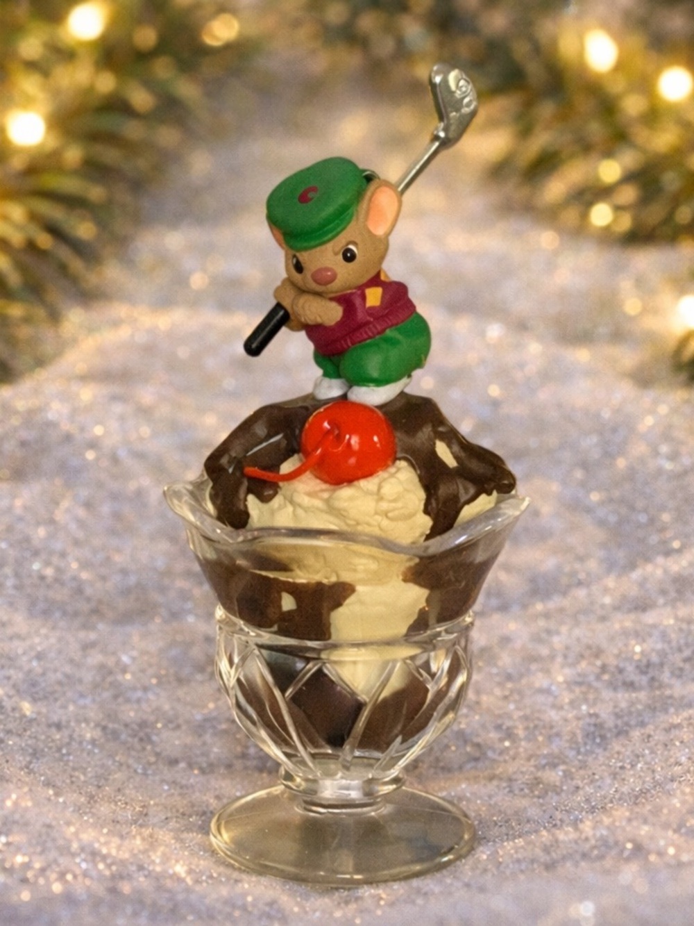 1999 Hallmark Sundae Golfer Ornament